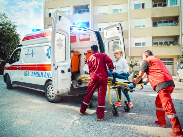 Ambulance & Transport Sanitaire – Intervention Rapide, Soins & Confort Assurés Besoin d’une ambulance fiable et rapide ? Notre service de transport sanitaire agréé est disponible 24h/24 et 7j/7 pour tous types d’interventions : urgences médicales, consultations programmées, transferts hospitaliers, rapatriements ou accompagnements VSL. Nos ambulanciers diplômés d'État assurent un transport médicalisé en toute sécurité, avec des véhicules équipés et hygiénisés selon les normes en vigueur. Basés à casablanca, nous garantissons une prise en charge rapide, un service humain et professionnel, et une disponibilité immédiate par téléphone ou via Google. Choisissez une ambulance de confiance pour vos trajets de santé : efficacité, confort et sécurité sont notre priorité.