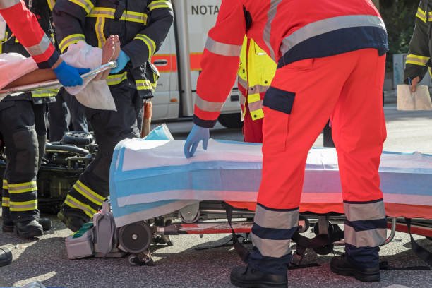 Nos principaux services :
Transport d’urgence : Intervention rapide pour tout type d’urgence médicale, 24h/24, 7j/7.

Transport médicalisé : Accompagnement sécurisé pour les patients nécessitant des soins médicaux pendant le trajet.

Véhicule Sanitaire Léger (VSL) : Transport de patients à mobilité réduite pour des consultations ou traitements programmés.

Rapatriement sanitaire : Transfert médicalisé pour des patients nécessitant un retour rapide à leur domicile ou vers un autre établissement.

Transfert inter-hospitalier : Transport entre hôpitaux ou cliniques pour des soins spécialisés ou des hospitalisations longues.

Evacuations sanitaires : Prise en charge rapide et sécurisée des victimes d’accidents ou de maladies graves.

Assistance aux personnes âgées et à mobilité réduite : Transport adapté pour les personnes nécessitant une aide spécifique.

Nous sommes disponibles à tout moment pour une prise en charge immédiate et un transport de qualité. Contactez-nous pour un devis gratuit ou pour toute demande d’intervention urgente.